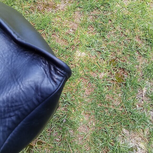 Blessing Bag Giftaway Coach 2003 Beekman Messanger Bag & MCM Envelope Clutch - Picture 14 of 15